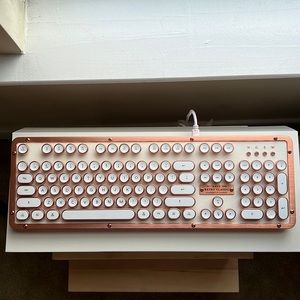 Retro AZIO Pish backlit wireless keyboard Mac/Windows Compatible